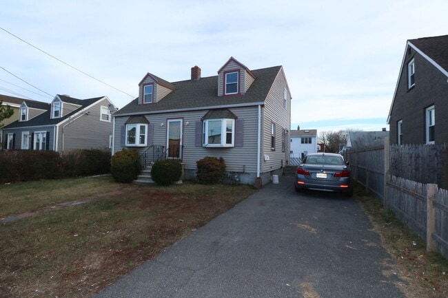 Building Photo - 141 Derby Rd
