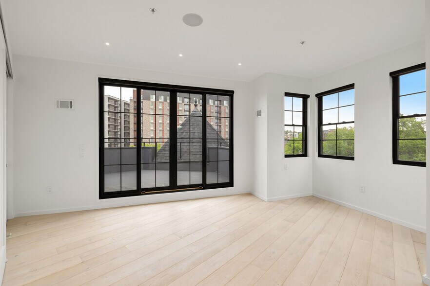 Building Photo - 1451 Maryland Ave NE