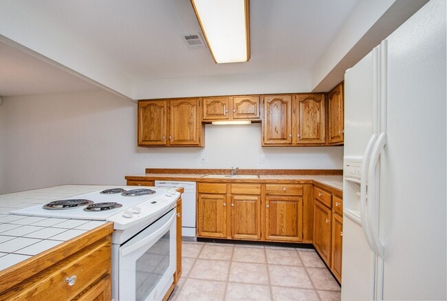 Building Photo - 6139 Little Pine Cir