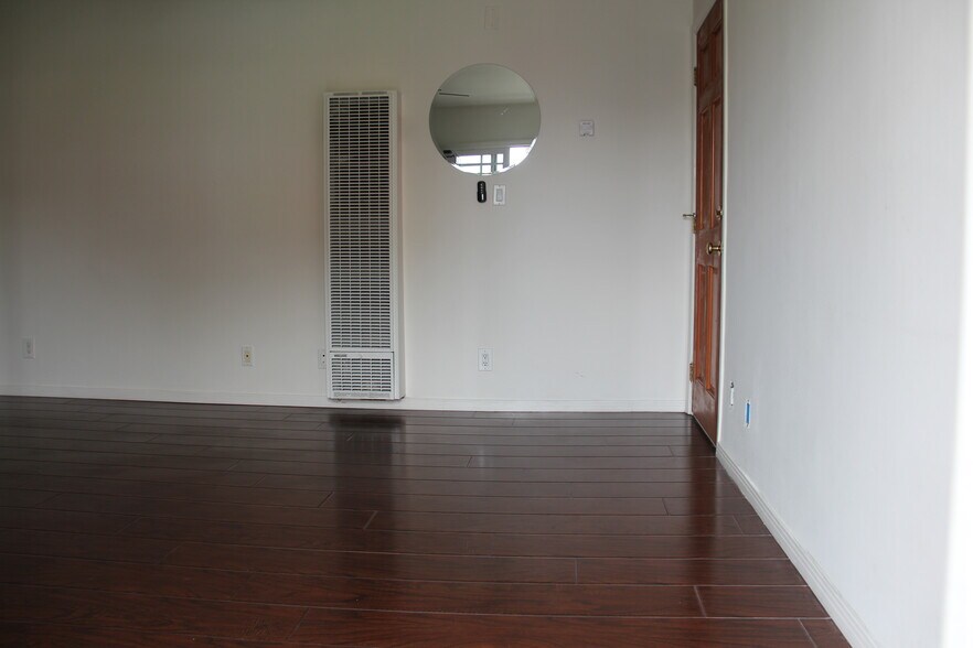 Building Photo - 2010 Pacific Ave