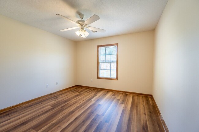 Building Photo - 602A Dorn St