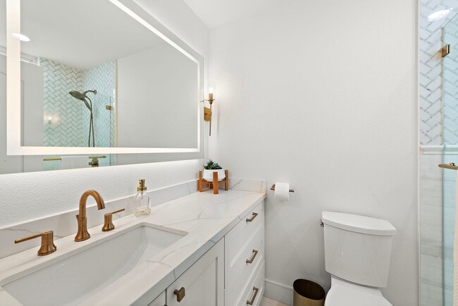 Building Photo - Vacation Rental on Balboa Peninsula