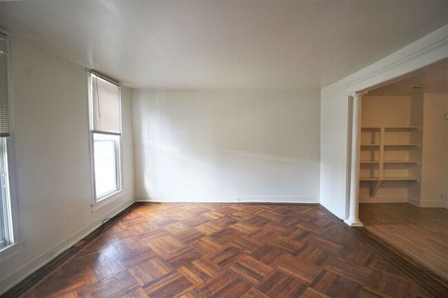 Building Photo - 225 W 29th St