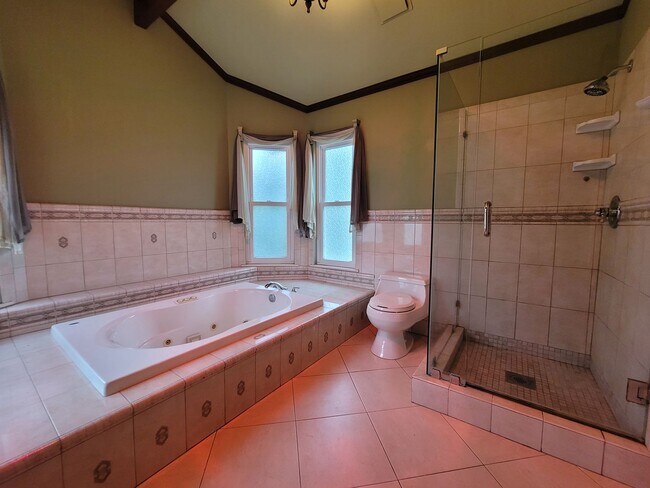 Building Photo - Beautiful 5 Bedroom La Habra Home