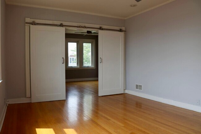 Building Photo - 5938 W 64th St