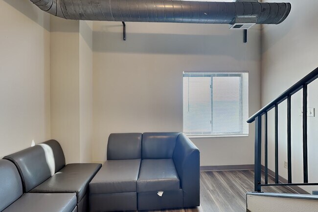 Building Photo - 200 Stanton Ave