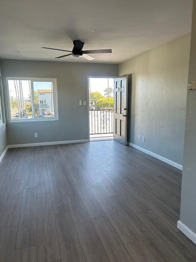 Building Photo - Cable