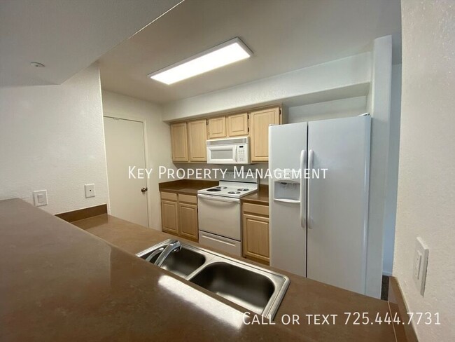 Building Photo - 555 E Silverado Ranch Blvd