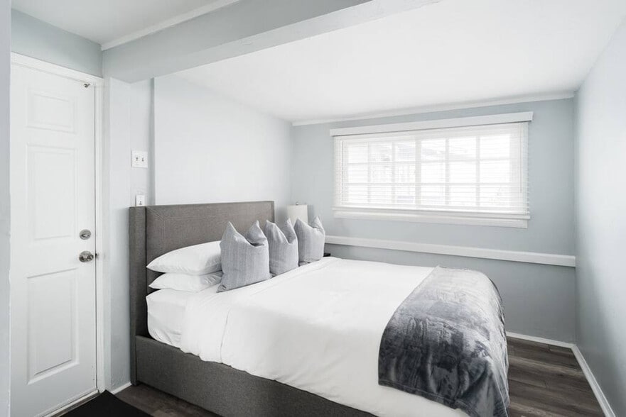 Building Photo - 2470 Union St