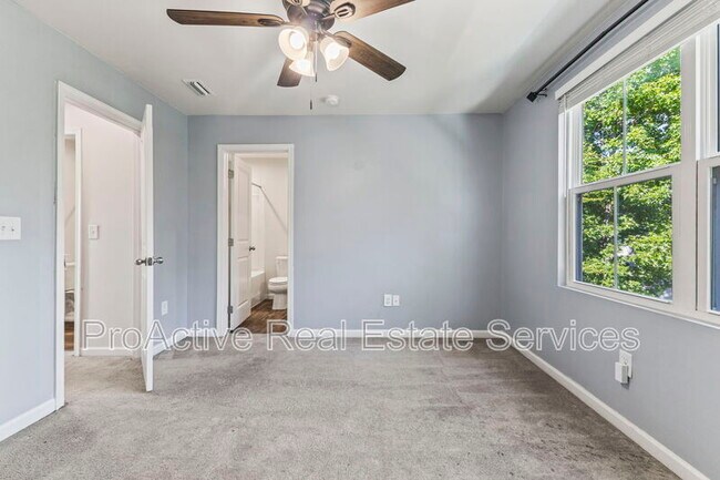 Building Photo - 95 Manilla Cir