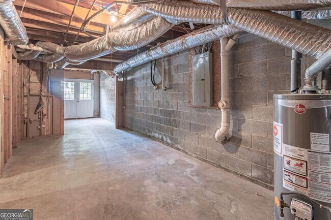 Building Photo - 736 Singley Dr