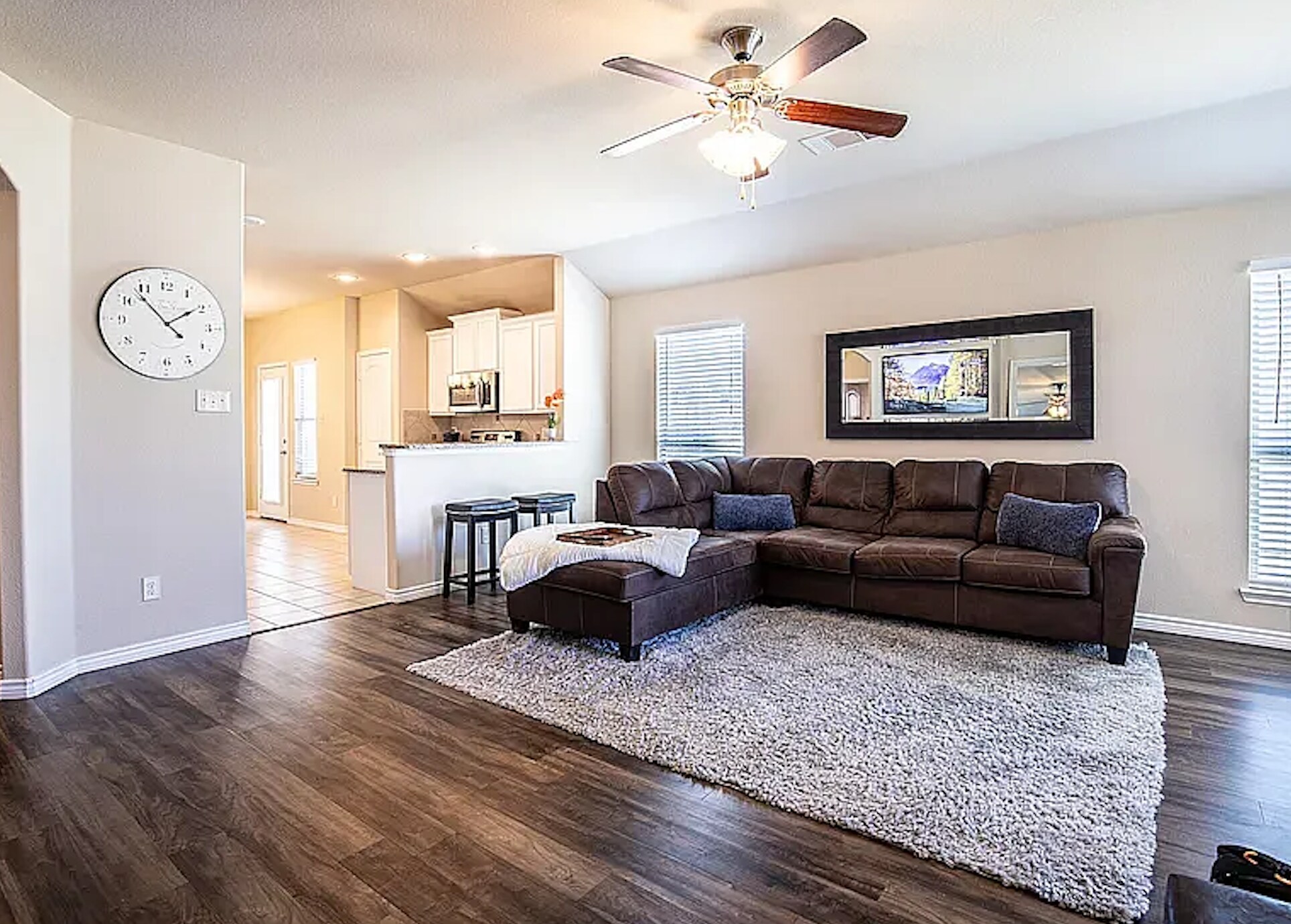 Building Photo - Room in House on Deadwood Ln