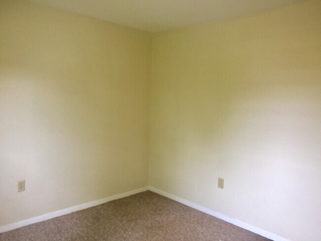 Building Photo - 28 Dinan Dr