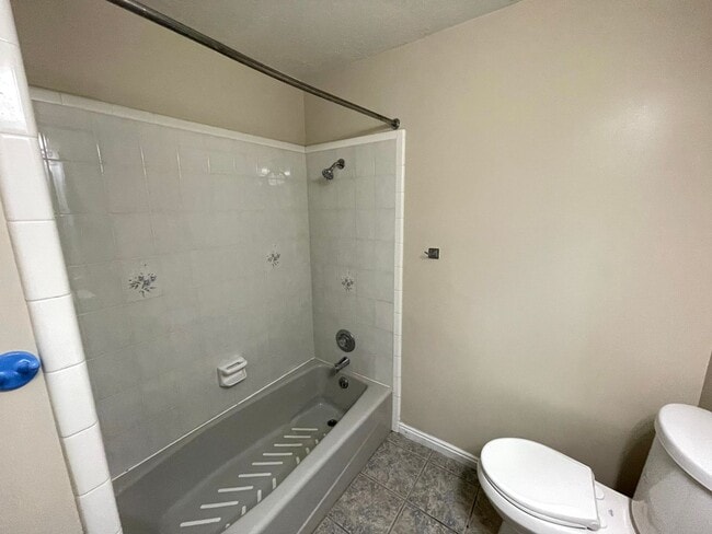 Building Photo - Great 4 Bed/3 Bath home in Layton