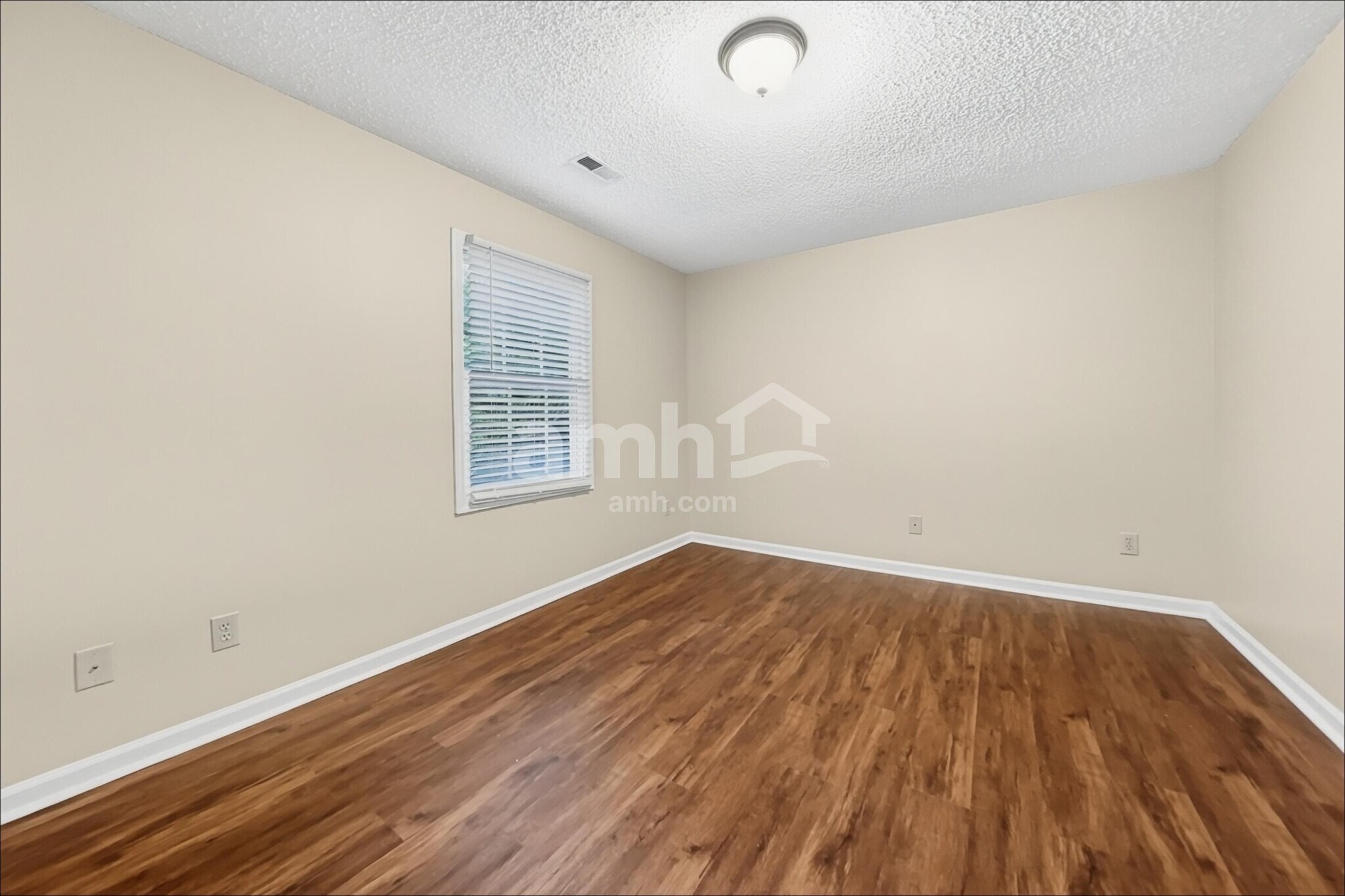 Building Photo - 1517 Autumn Ridge Dr