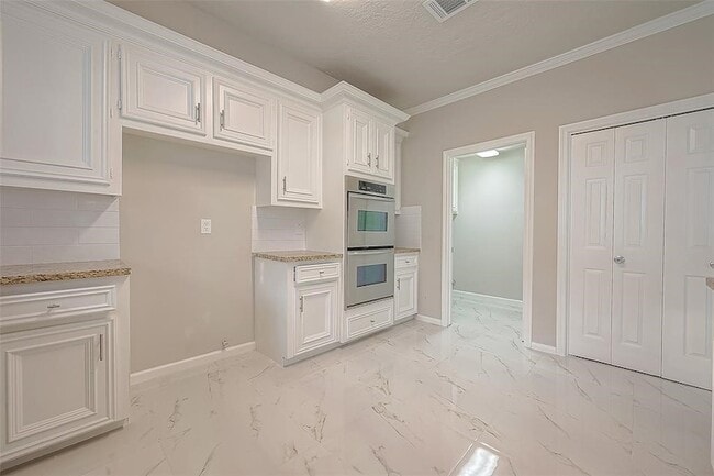 Building Photo - 3127 Ashfield Dr