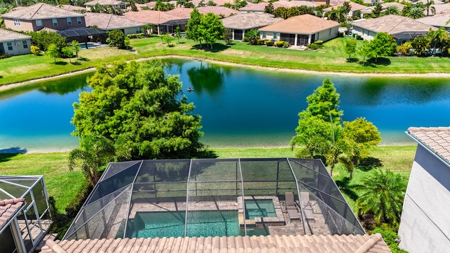 Building Photo - 3009 Esmeralda Dr