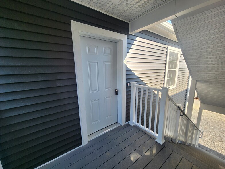 Building Photo - 69 Ivan Dr