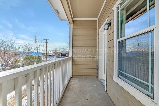 Building Photo - 207 Starr St