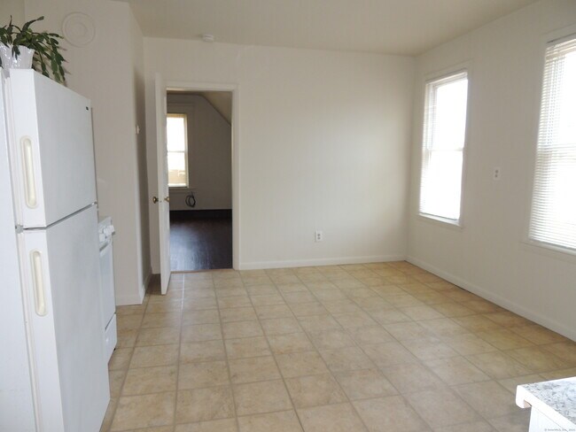 Building Photo - 125 Wilson St