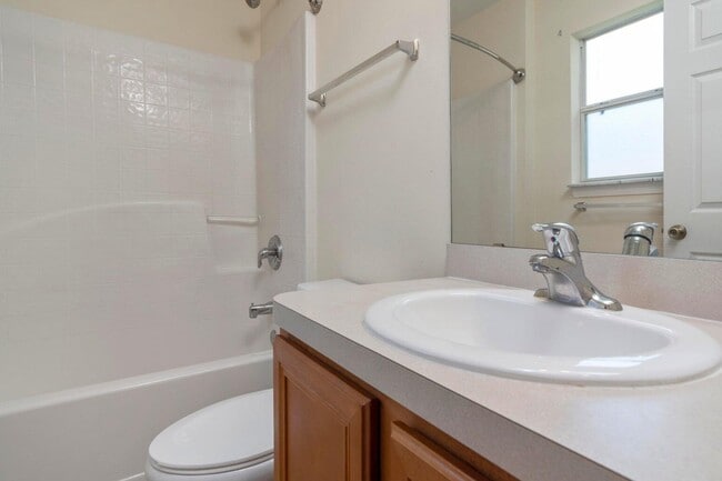Building Photo - 168 Cabana Way