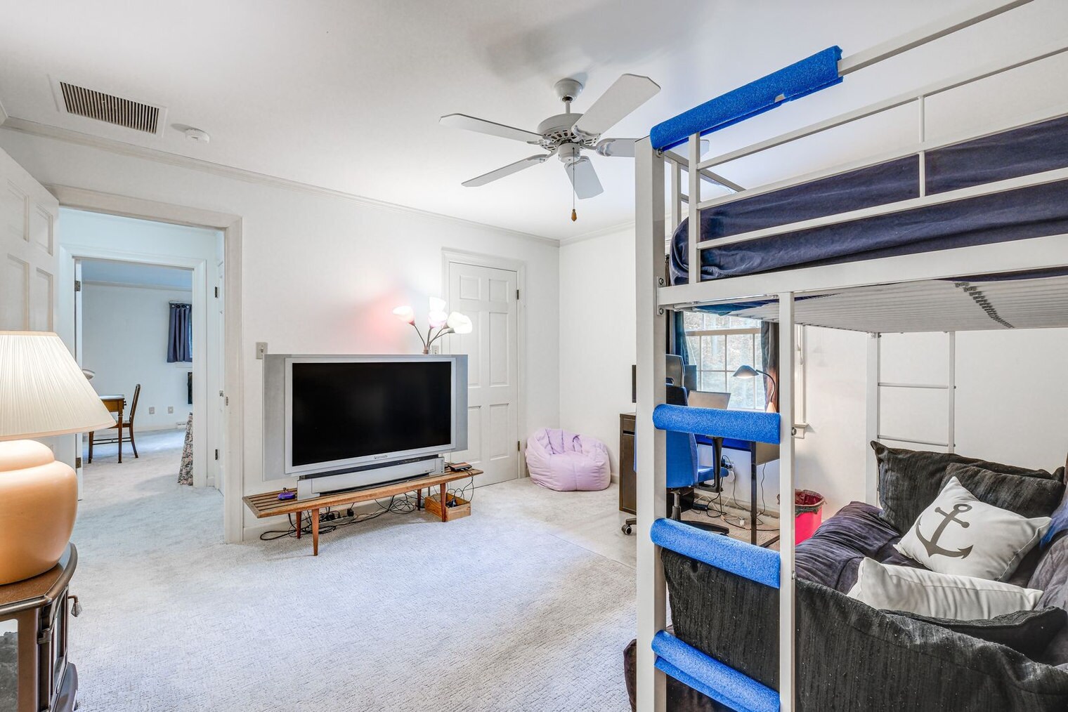 Building Photo - 552 Rio Vista