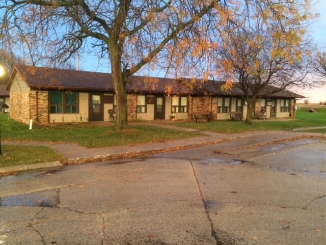 Primary Photo - 715 E Maple St
