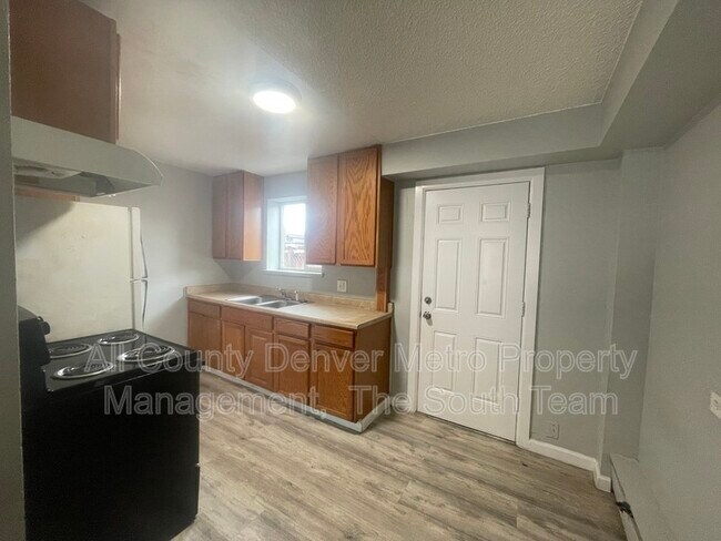 Building Photo - 1627 Alton St