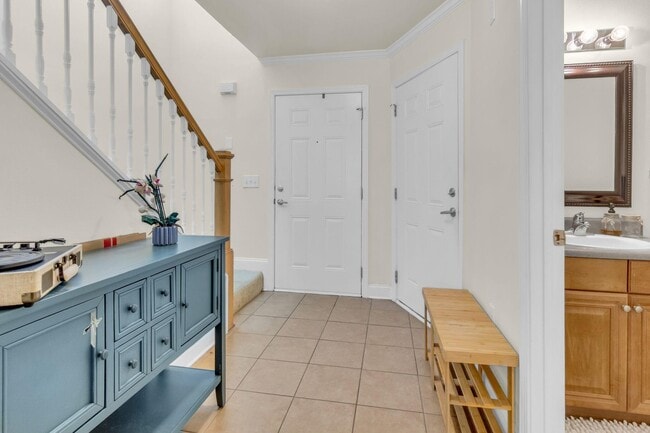 Building Photo - 512 Wingspan Way