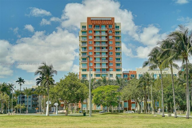 Building Photo - 2000 N Bayshore Dr