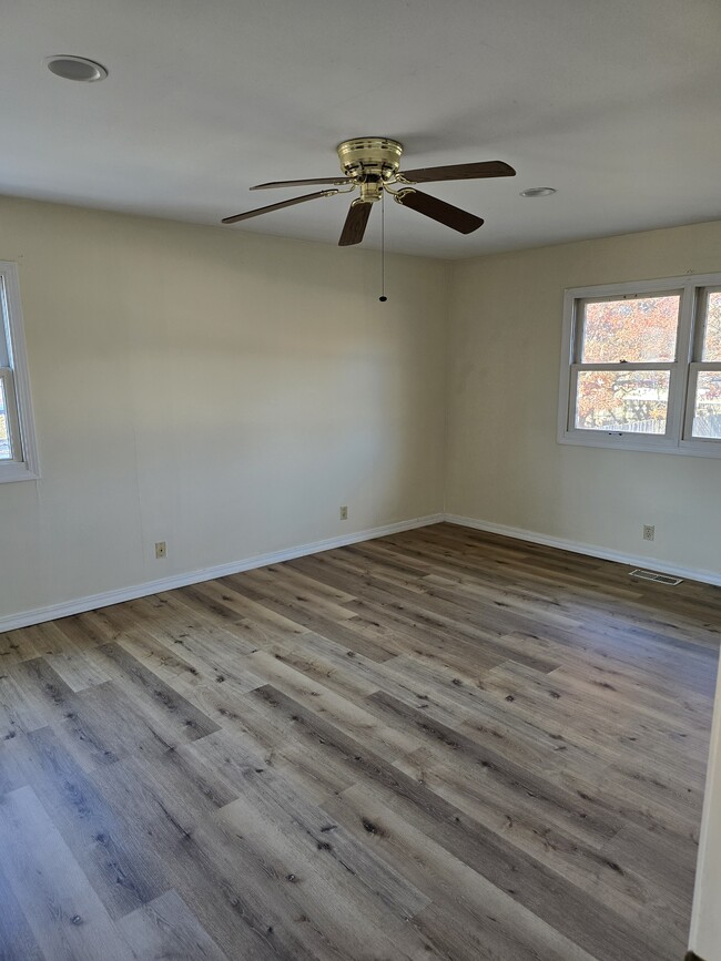 Building Photo - Fairway