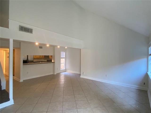 Building Photo - 2 Mariners Cv N