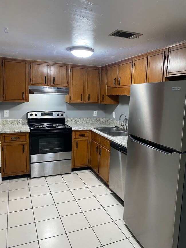 Building Photo - Botany Townhomes