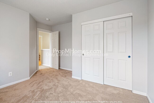 Building Photo - Four Bedroom Home in Progress Ridge - Corn...