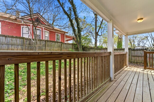 Building Photo - 202 Warren St SE