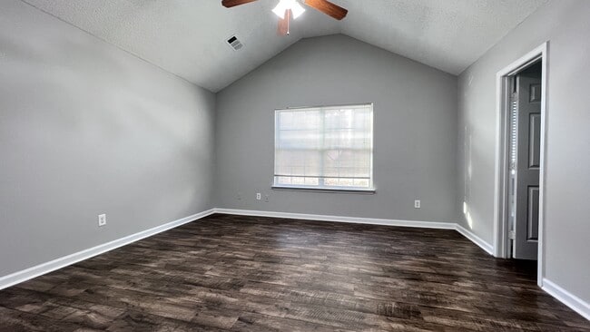 Building Photo - 7735 Country Pass