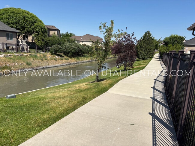 Building Photo - 2801 S Harrow Ct