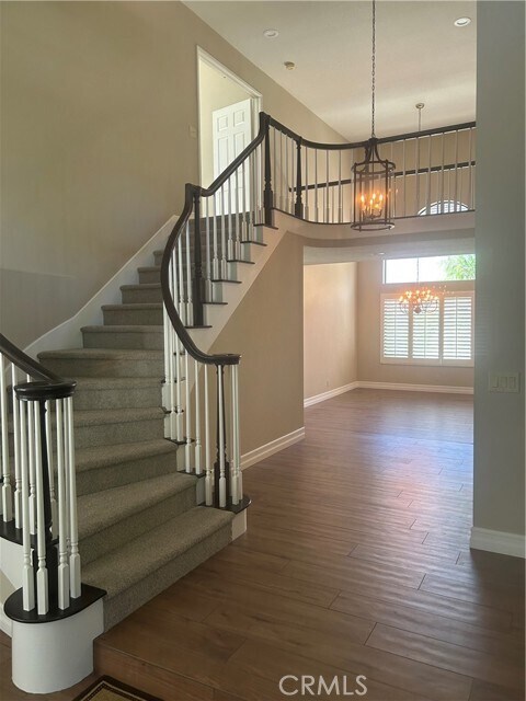 Building Photo - 7310 E La Cumbre Dr