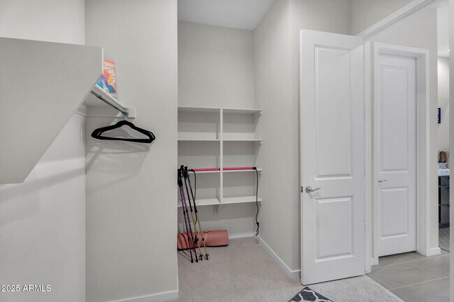 Building Photo - 866 W Flatiron Trl