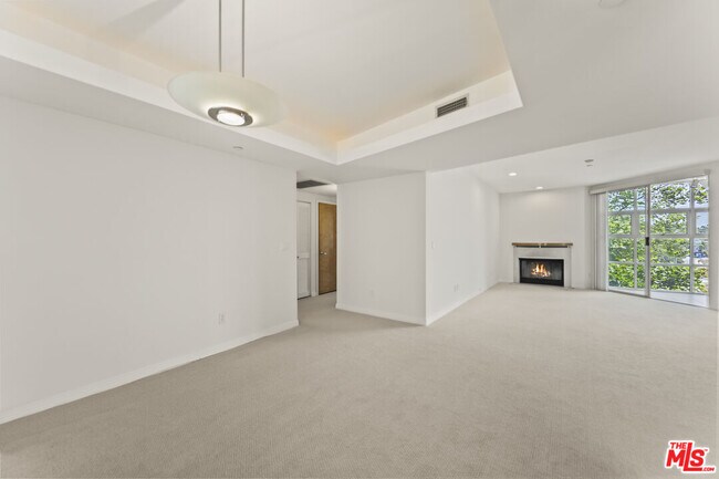 Building Photo - 171 N Church Ln