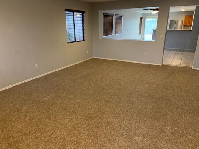 Building Photo - 3 Bedroom in East Mesa