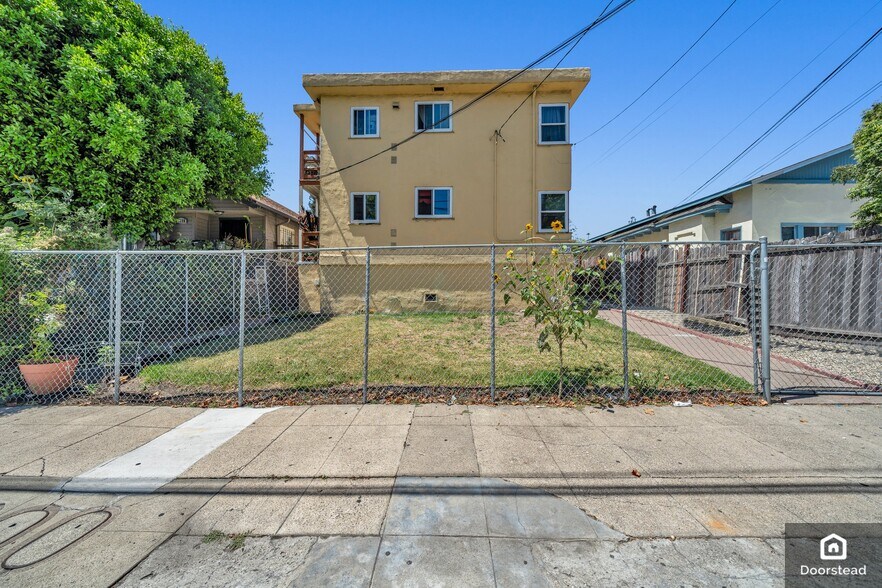 Primary Photo - 2125 14th Ave