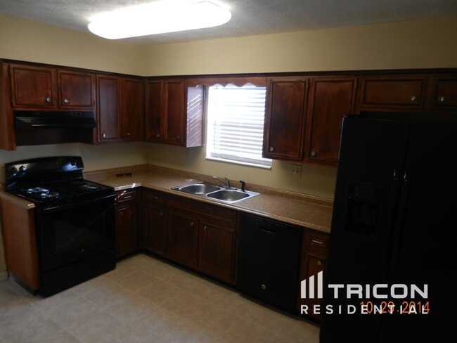 Building Photo - 10769 High Ridge Rd