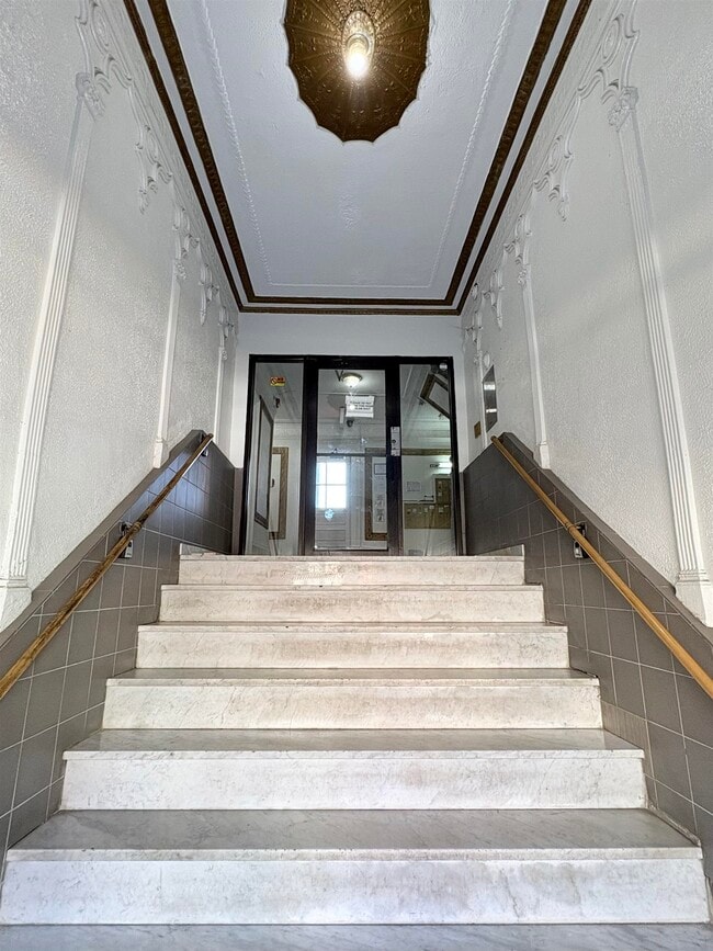 Building Photo - 527-529-529 34th St