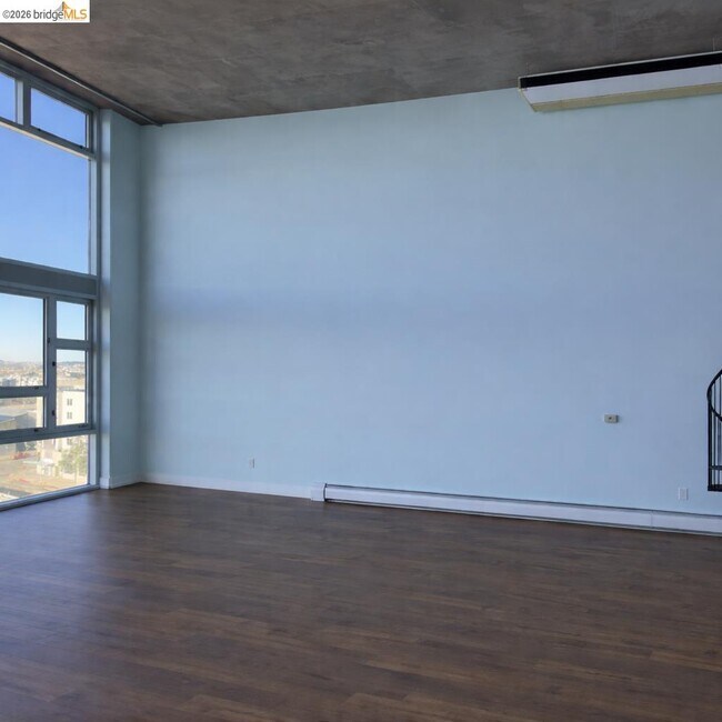 Building Photo - 311 Oak St