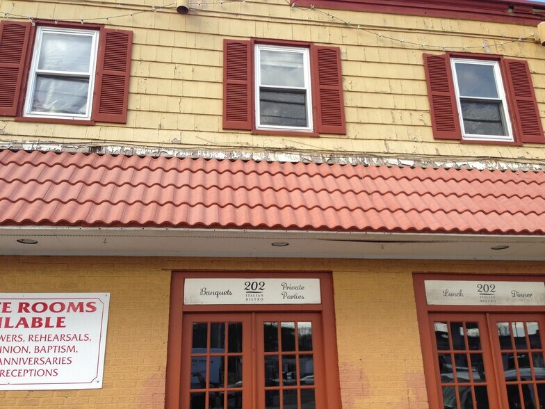 Building Photo - 177 Main St