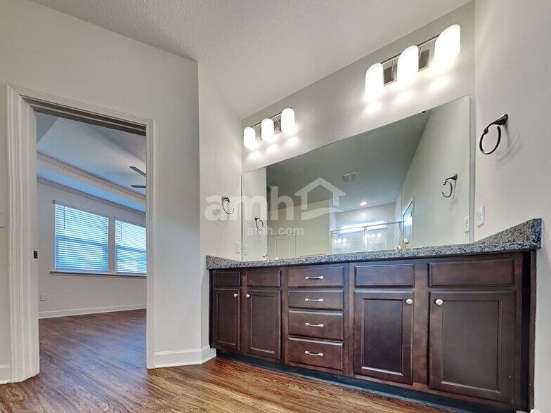 Building Photo - 11482 Fox Holw Ct