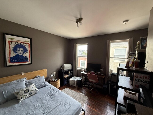 Building Photo - 209 W Girard Ave