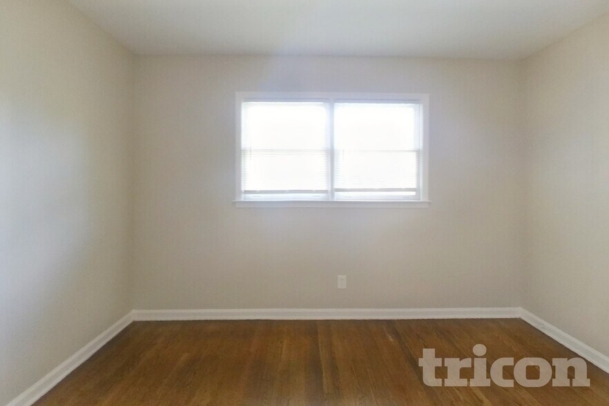 Building Photo - 952 Celtic Cir