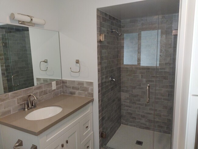 Building Photo - 259-261 Sturtevant Dr